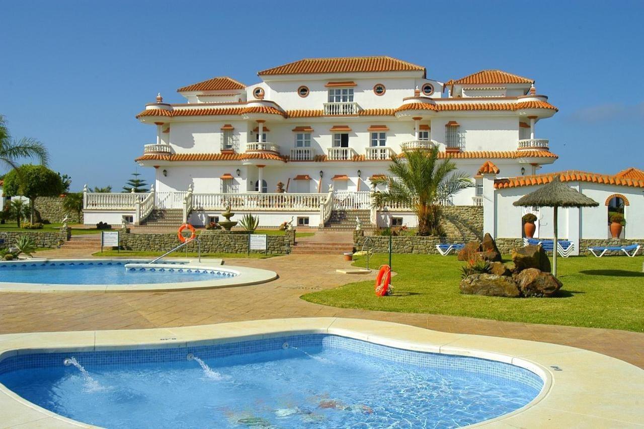 Hotel Diufain Conil De La Frontera Bagian luar foto
