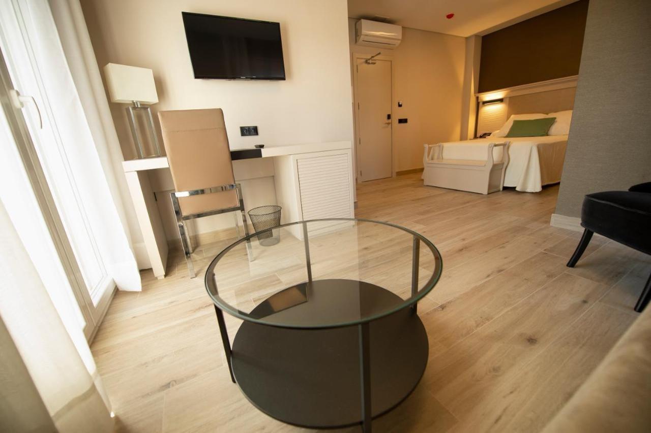 Hotel Diufain Conil De La Frontera Bagian luar foto