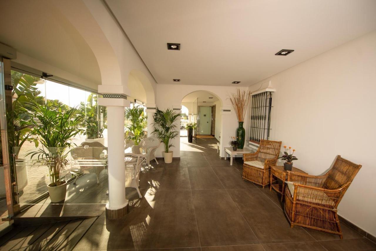 Hotel Diufain Conil De La Frontera Bagian luar foto