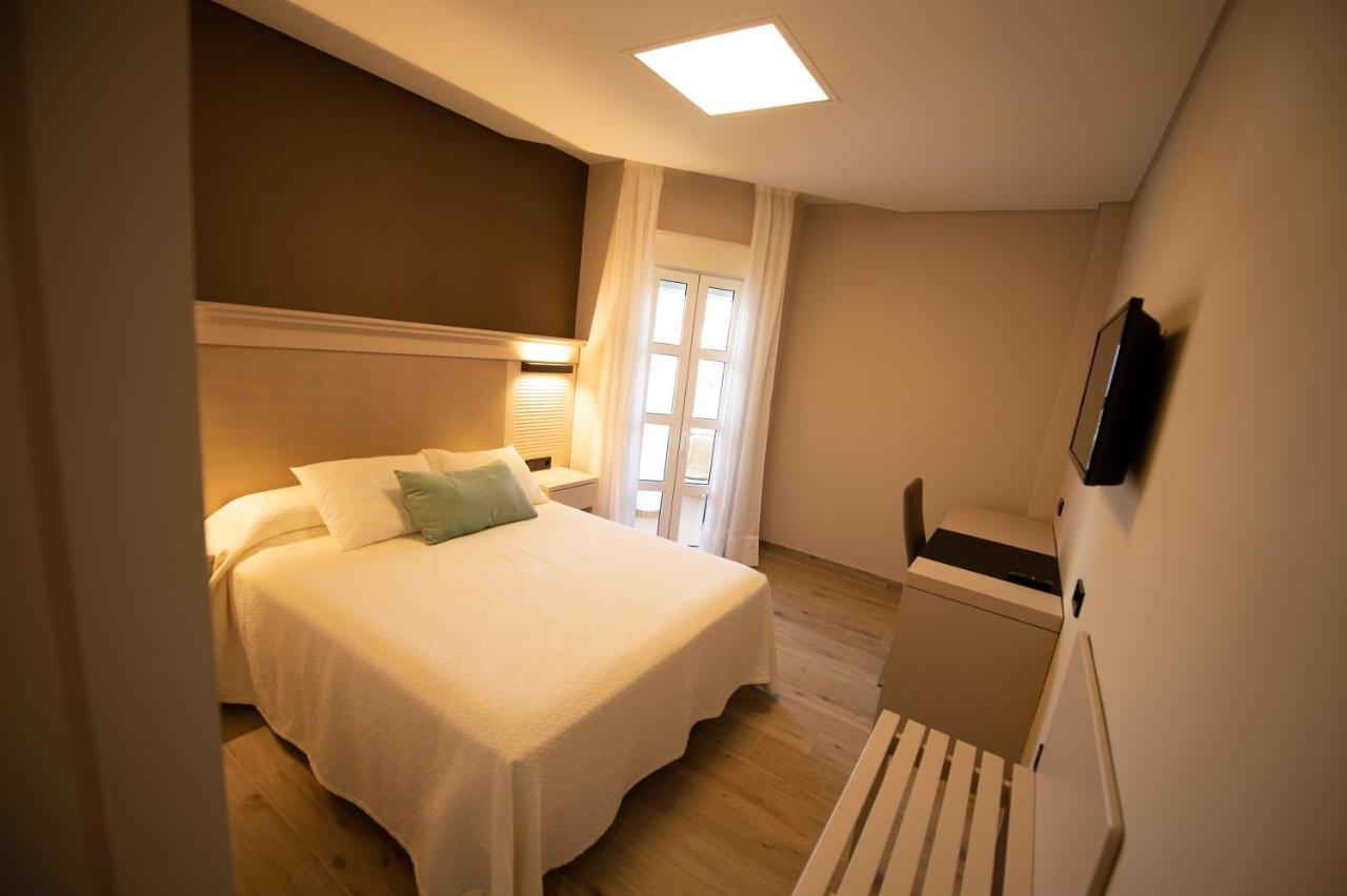 Hotel Diufain Conil De La Frontera Bagian luar foto