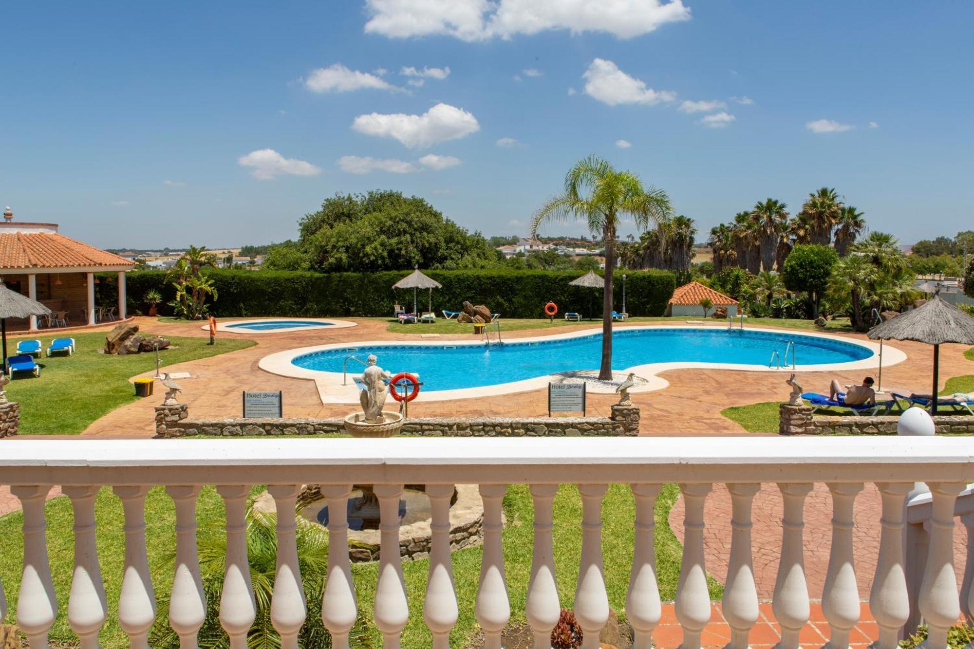 Hotel Diufain Conil De La Frontera Bagian luar foto
