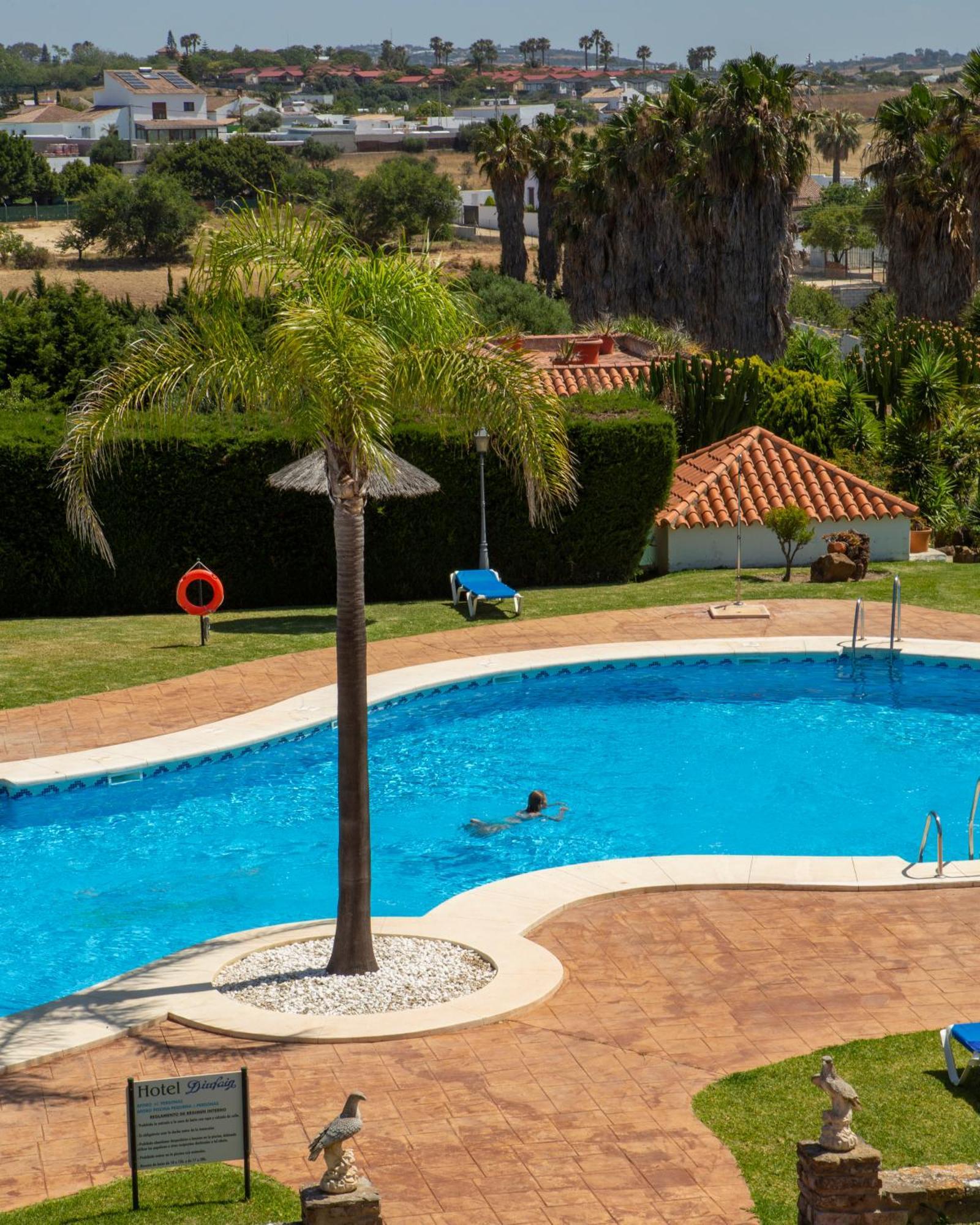 Hotel Diufain Conil De La Frontera Bagian luar foto