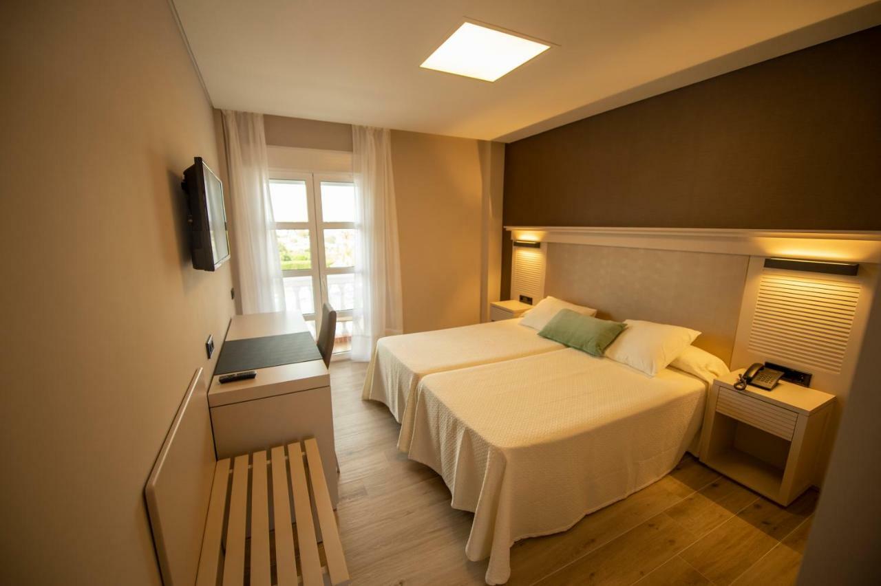 Hotel Diufain Conil De La Frontera Bagian luar foto