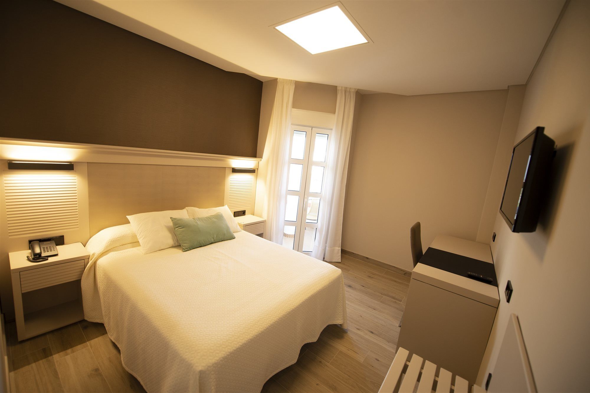 Hotel Diufain Conil De La Frontera Bagian luar foto