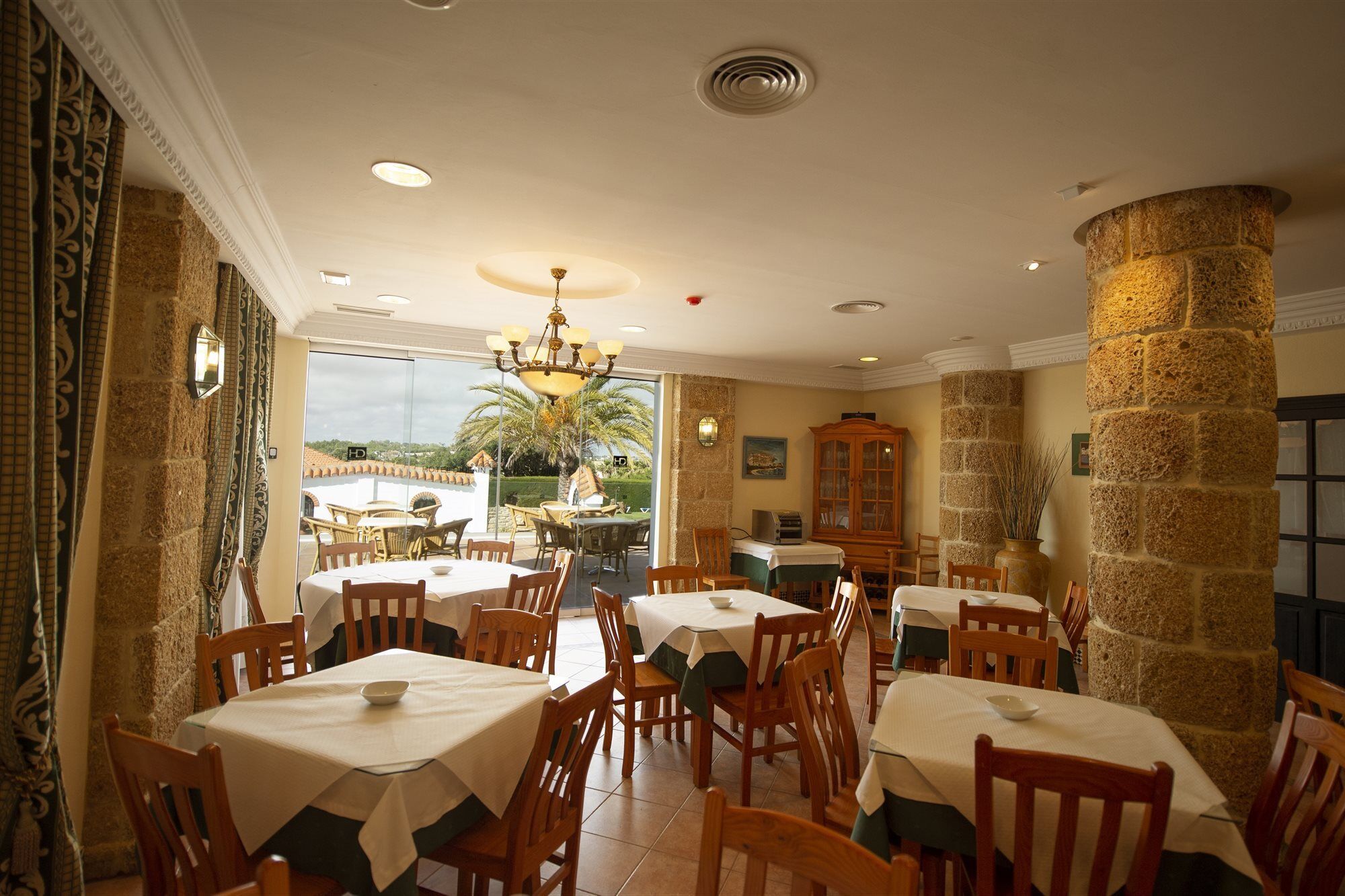 Hotel Diufain Conil De La Frontera Bagian luar foto