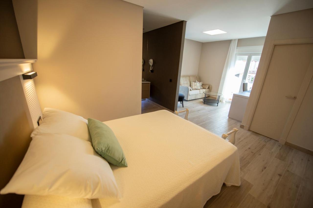 Hotel Diufain Conil De La Frontera Bagian luar foto